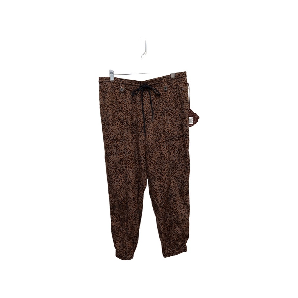 NWT Knox Rose Leopard Joggers Size L